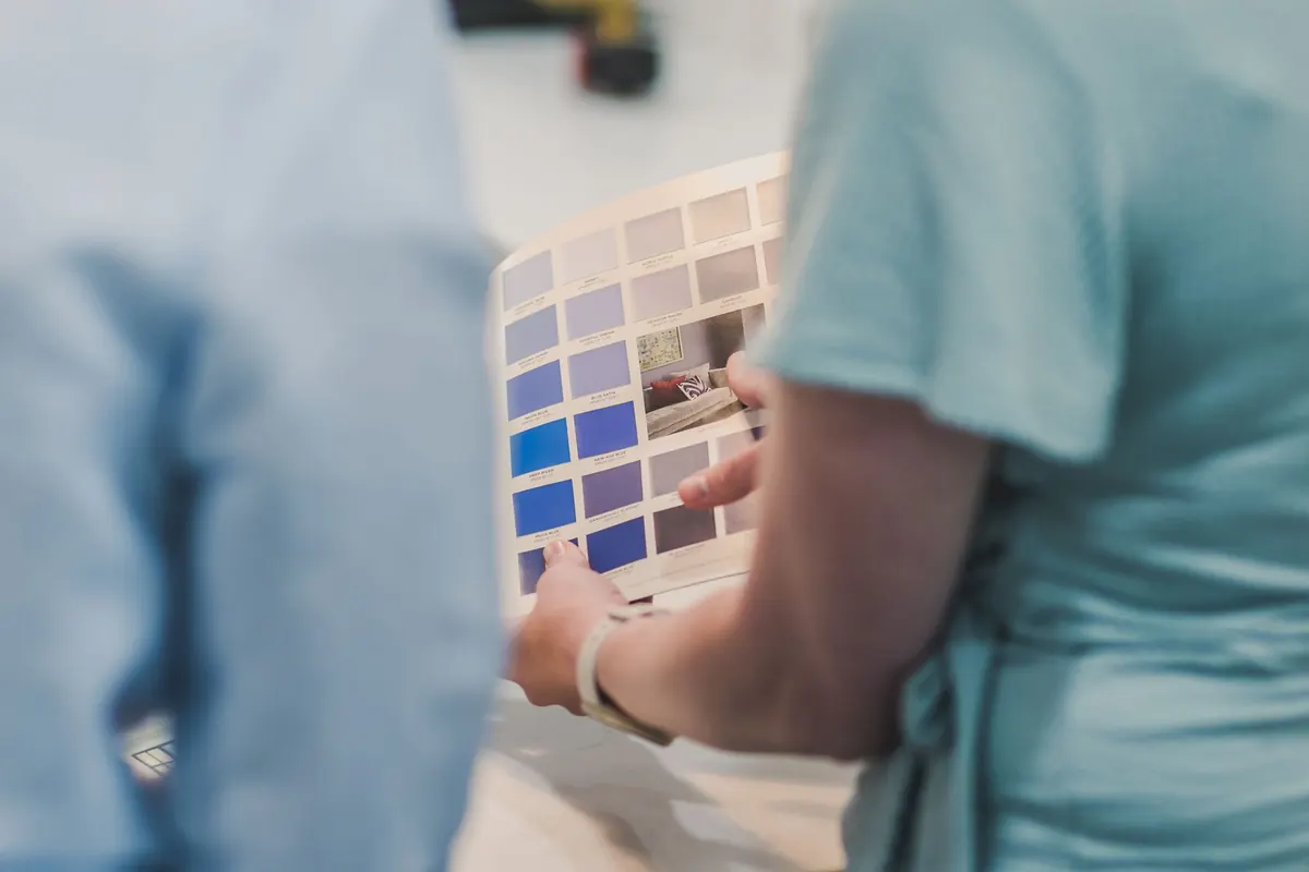 Coastal Colour Schemes Explained: Blue, Sand and Driftwood Neutrals